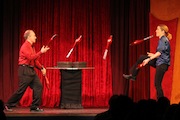 Scott Meltzer and Katrine Spang-Hanssen juggling